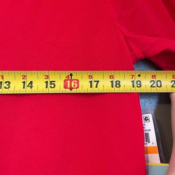 NWT CeCe Sz Small Women’s Short Sleeve V-neck Red Button Blouse Top Ret $69! - Picture 6 of 8